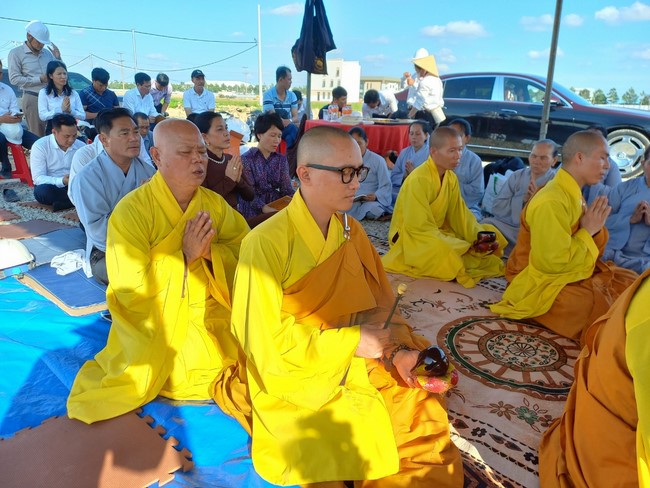 Groundbreaking ceremony of Hoa Phu Primary and Secondary School in Binh Duong by the Pagoda's Charity Board
