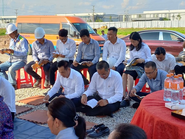 Groundbreaking ceremony of Hoa Phu Primary and Secondary School in Binh Duong by the Pagoda's Charity Board