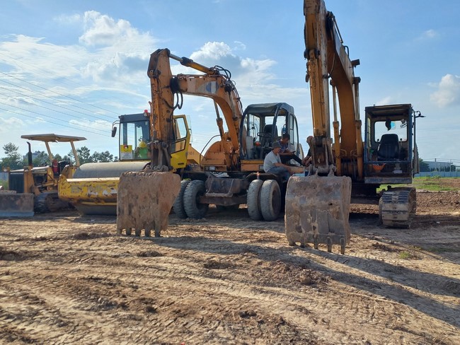 Groundbreaking ceremony of Hoa Phu Primary and Secondary School in Binh Duong by the Pagoda's Charity Board