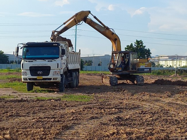 Groundbreaking ceremony of Hoa Phu Primary and Secondary School in Binh Duong by the Pagoda's Charity Board