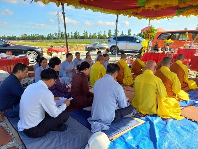 Groundbreaking ceremony of Hoa Phu Primary and Secondary School in Binh Duong by the Pagoda's Charity Board