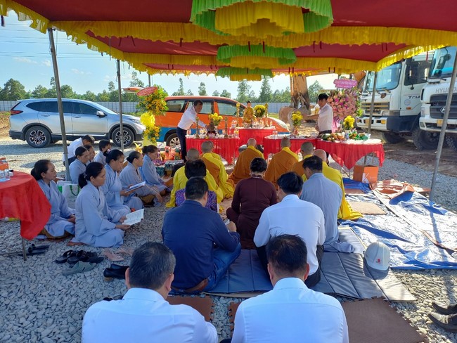 Groundbreaking ceremony of Hoa Phu Primary and Secondary School in Binh Duong by the Pagoda's Charity Board