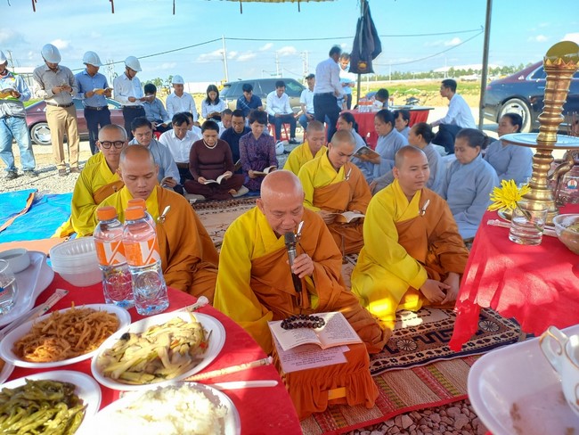 Groundbreaking ceremony of Hoa Phu Primary and Secondary School in Binh Duong by the Pagoda's Charity Board
