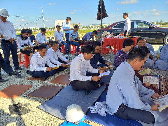 Groundbreaking ceremony of Hoa Phu Primary and Secondary School in Binh Duong by the Pagoda's Charity Board