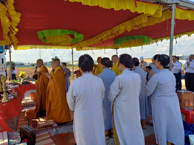 Groundbreaking ceremony of Hoa Phu Primary and Secondary School in Binh Duong by the Pagoda's Charity Board
