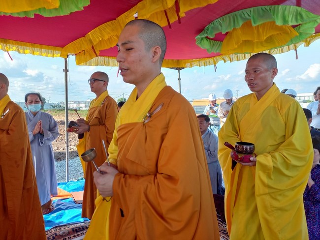 Groundbreaking ceremony of Hoa Phu Primary and Secondary School in Binh Duong by the Pagoda's Charity Board