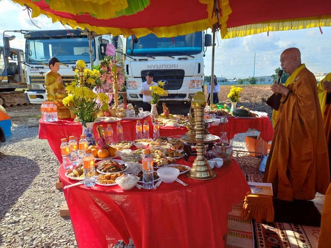 Groundbreaking ceremony of Hoa Phu Primary and Secondary School in Binh Duong by the Pagoda's Charity Board