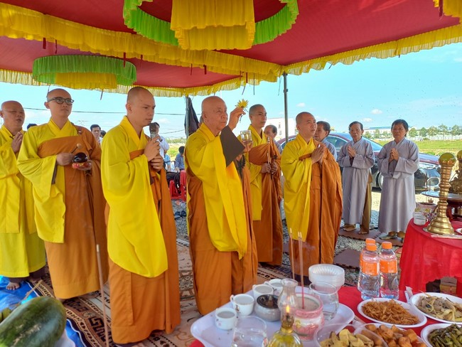 Groundbreaking ceremony of Hoa Phu Primary and Secondary School in Binh Duong by the Pagoda's Charity Board