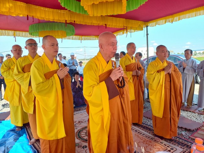 Groundbreaking ceremony of Hoa Phu Primary and Secondary School in Binh Duong by the Pagoda's Charity Board