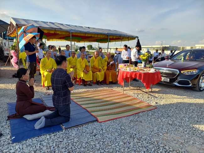 Groundbreaking ceremony of Hoa Phu Primary and Secondary School in Binh Duong by the Pagoda's Charity Board