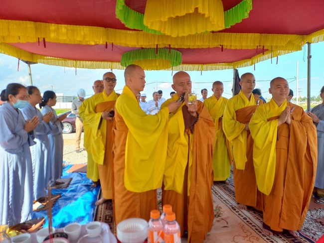 Groundbreaking ceremony of Hoa Phu Primary and Secondary School in Binh Duong by the Pagoda's Charity Board