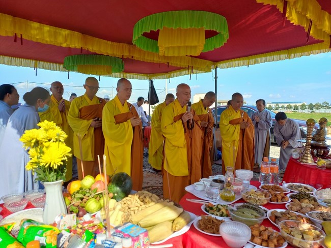 Groundbreaking ceremony of Hoa Phu Primary and Secondary School in Binh Duong by the Pagoda's Charity Board