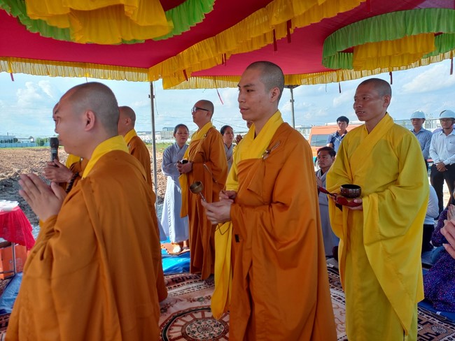 Groundbreaking ceremony of Hoa Phu Primary and Secondary School in Binh Duong by the Pagoda's Charity Board