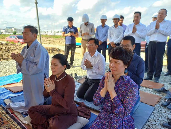 Groundbreaking ceremony of Hoa Phu Primary and Secondary School in Binh Duong by the Pagoda's Charity Board