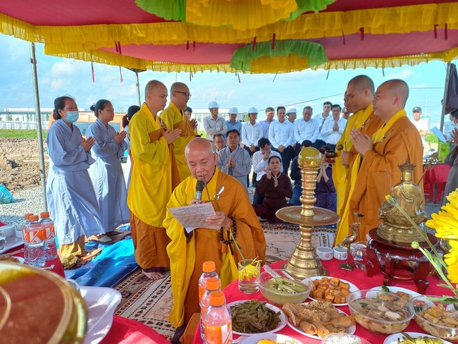 Groundbreaking ceremony of Hoa Phu Primary and Secondary School in Binh Duong by the Pagoda's Charity Board