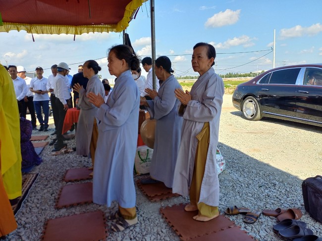Groundbreaking ceremony of Hoa Phu Primary and Secondary School in Binh Duong by the Pagoda's Charity Board