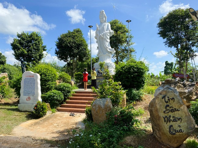 Kid Playground at Suoi Phap Pagoda, Tay Ninh