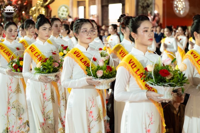 Candle Lighting Night of Ullambana Ceremony holding by Hieu and Thuong Group