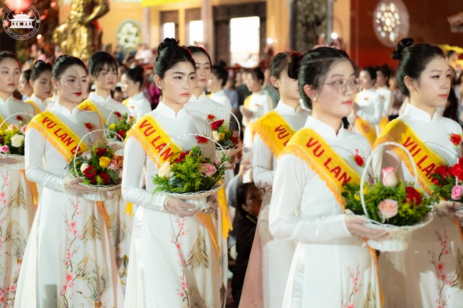 Candle Lighting Night of Ullambana Ceremony holding by Hieu and Thuong Group