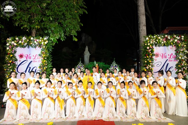 Candle Lighting Night of Ullambana Ceremony holding by Hieu and Thuong Group