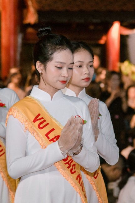 Candle Lighting Night of Ullambana Ceremony holding by Hieu and Thuong Group