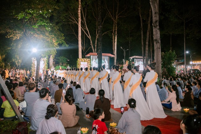 Candle Lighting Night of Ullambana Ceremony holding by Hieu and Thuong Group