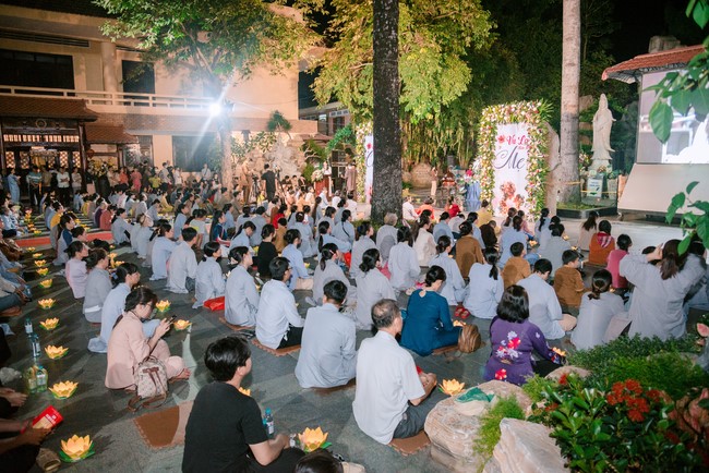 Candle Lighting Night of Ullambana Ceremony holding by Hieu and Thuong Group