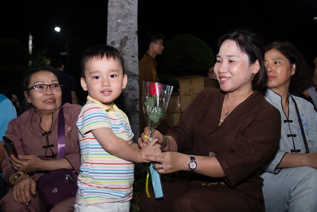 Candle Lighting Night of Ullambana Ceremony holding by Hieu and Thuong Group