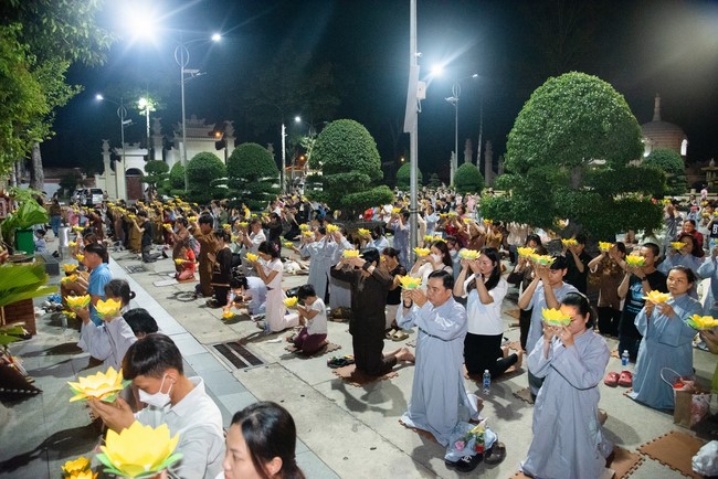 Candle Lighting Night of Ullambana Ceremony holding by Hieu and Thuong Group