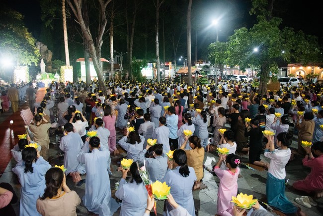 Candle Lighting Night of Ullambana Ceremony holding by Hieu and Thuong Group