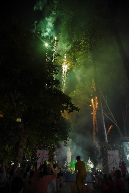 Candle Lighting Night of Ullambana Ceremony holding by Hieu and Thuong Group