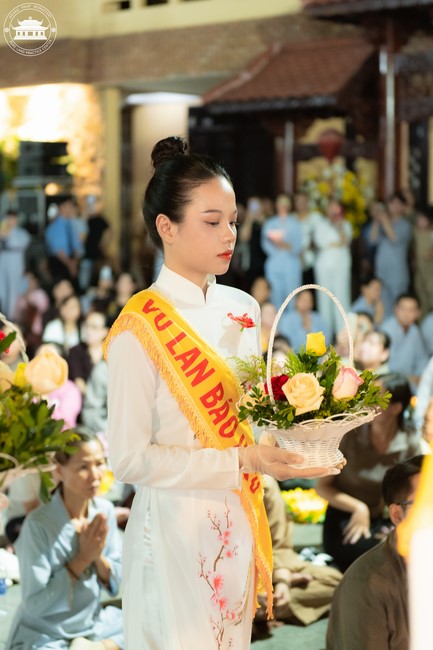 Candle Lighting Night of Ullambana Ceremony holding by Hieu and Thuong Group