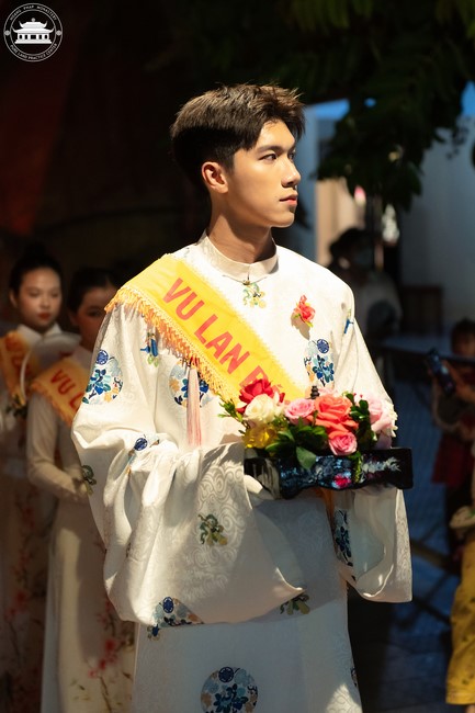 Candle Lighting Night of Ullambana Ceremony holding by Hieu and Thuong Group