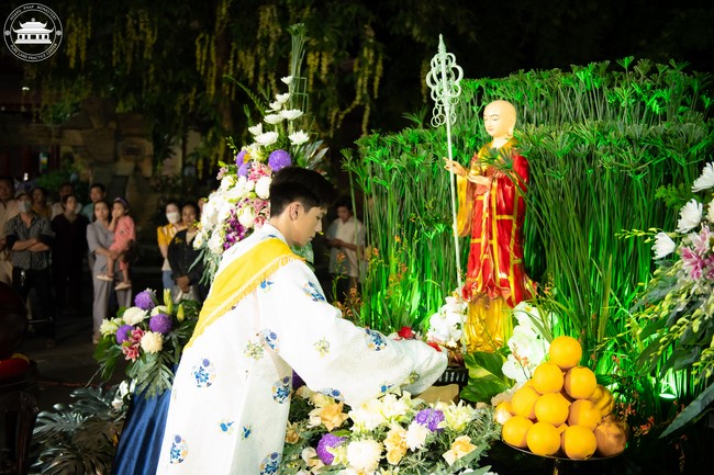 Candle Lighting Night of Ullambana Ceremony holding by Hieu and Thuong Group