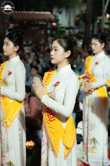 Candle Lighting Night of Ullambana Ceremony holding by Hieu and Thuong Group