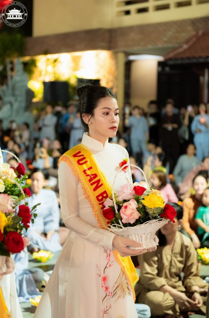 Candle Lighting Night of Ullambana Ceremony holding by Hieu and Thuong Group