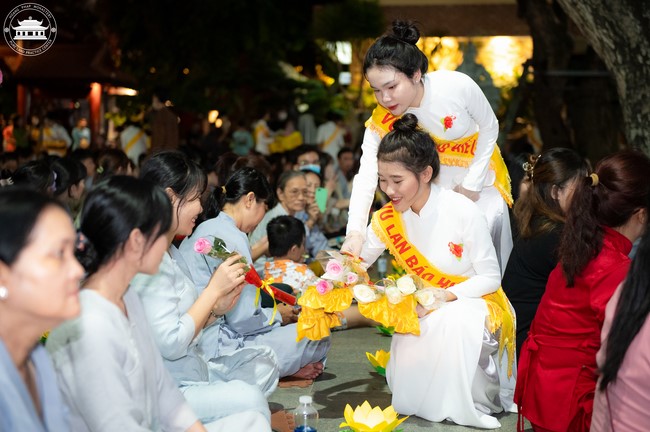 Candle Lighting Night of Ullambana Ceremony holding by Hieu and Thuong Group