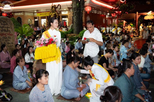 Candle Lighting Night of Ullambana Ceremony holding by Hieu and Thuong Group
