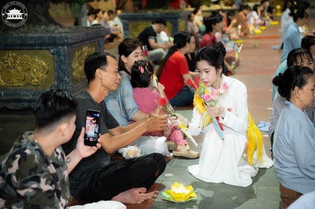 Candle Lighting Night of Ullambana Ceremony holding by Hieu and Thuong Group
