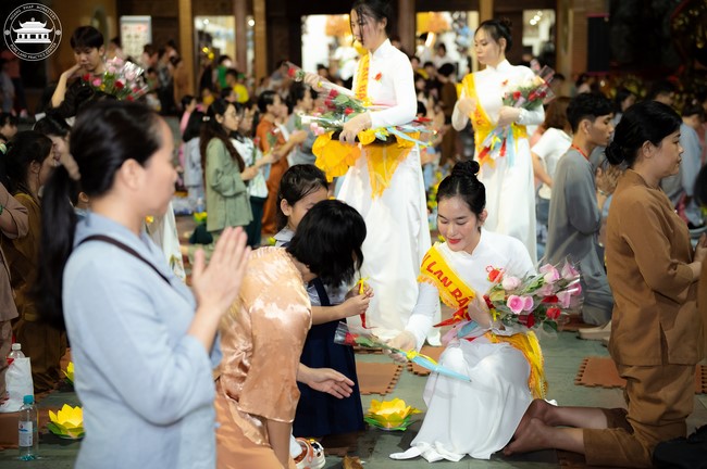 Candle Lighting Night of Ullambana Ceremony holding by Hieu and Thuong Group