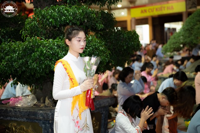 Candle Lighting Night of Ullambana Ceremony holding by Hieu and Thuong Group