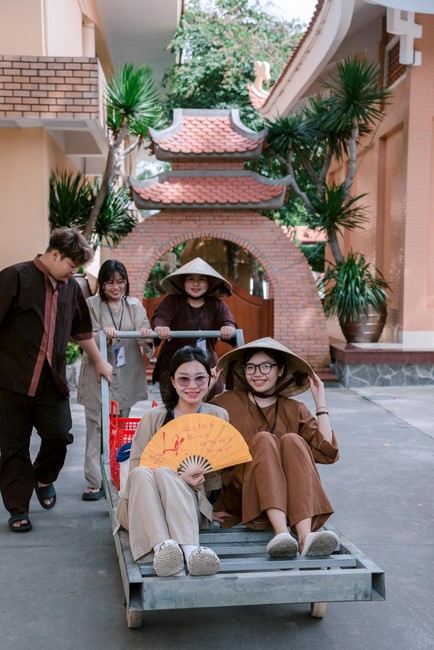 Entering into the 103rd Seven-Day Retreat