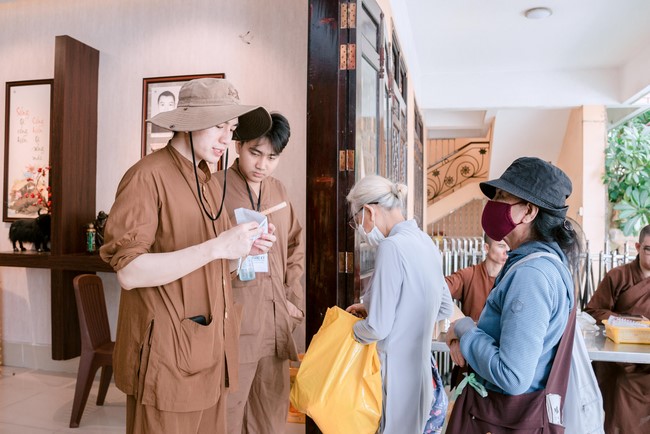 Entering into the 103rd Seven-Day Retreat