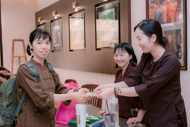 Entering into the 103rd Seven-Day Retreat