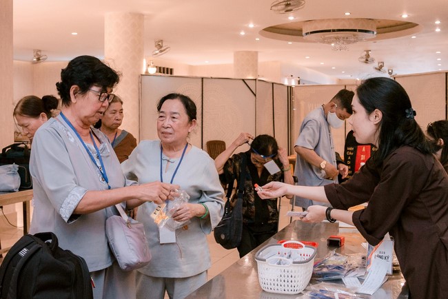 Entering into the 103rd Seven-Day Retreat