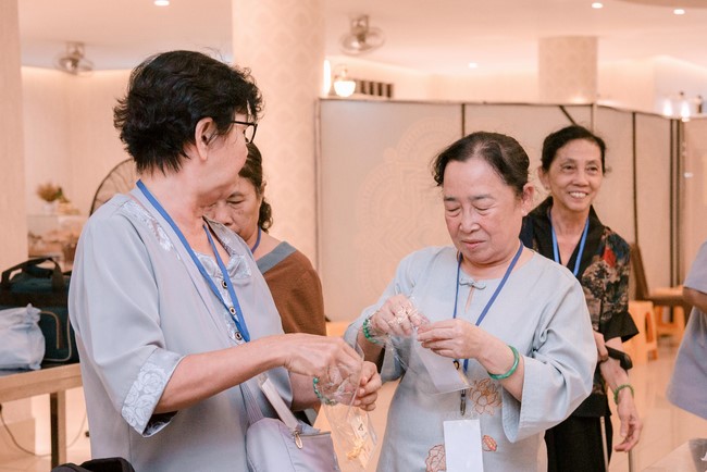 Entering into the 103rd Seven-Day Retreat