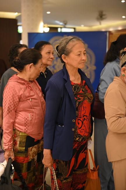 Entering into the 103rd Seven-Day Retreat