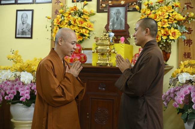 Donating to Vietnam Buddhist University (VBU) in Hanoi City from NCT Talent Monk Fund