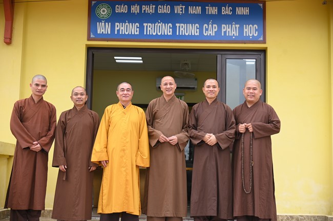 Quỹ đào tạo Tăng tài Ngộ Chân Tử cúng dường đến trường Trung cấp Phật học tỉnh Bắc Ninh