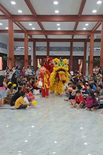 Chùa Đăng Pháp - Bình Phước: Khóa tu Một ngày an lạc và tặng quà Trung Thu